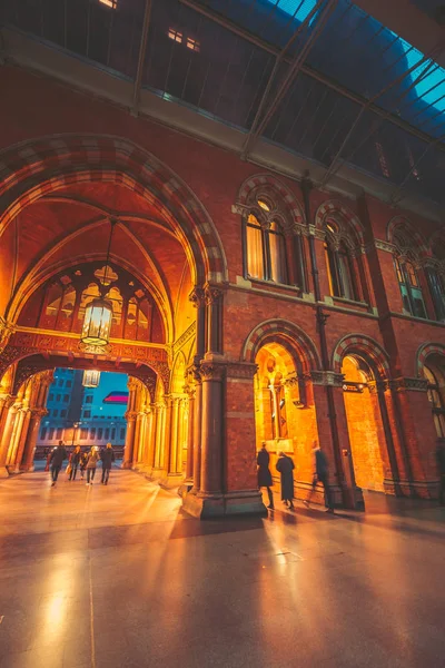 建物のキングス クロス鉄道駅 ロンドン イギリス — ストック写真