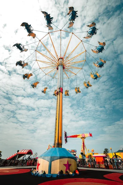 Hong Kong Noviembre 2018 Parque Atracciones Con Carruseles Durante Día —  Fotos de Stock