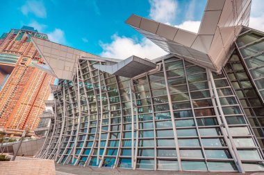 10 Ağustos 2017 - Tsim Sha Tsui, Hong Kong: İnsan kalabalığı ile sokak görmek