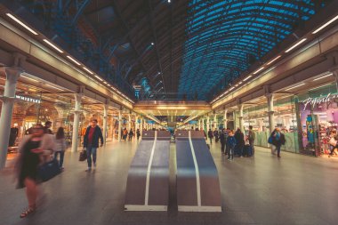 Bina, Kings Cross Tren İstasyonu, Londra, İngiltere
