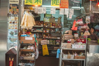 İnsanlar ve taşıma sırasında gündüz, Hong Kong ile modern sokak
