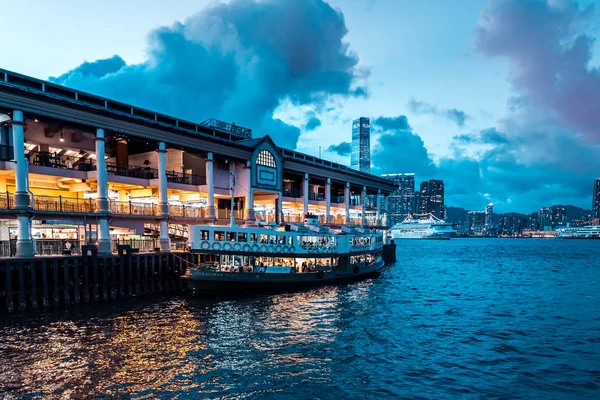 Nacht Uitzicht Van Hong Kong Tegen Water — Stockfoto