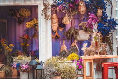 Gündüz sırasında doğada çiçek