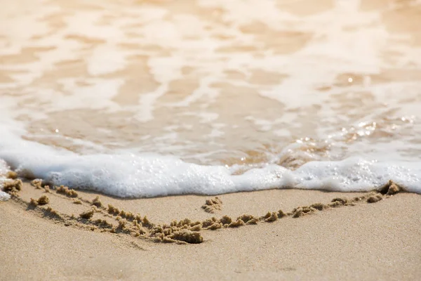 Vlnité Oceán Písečnou Pláž — Stock fotografie