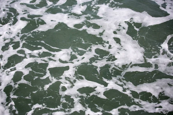 Fantastiska Marinmålning Visa Med Vågigt Vatten Och Strand — Stockfoto