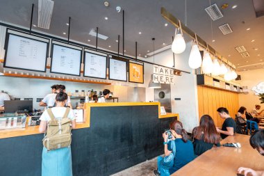 Shenzhen, Çin - 25 Haziran 2018: alışveriş merkezi ve Shenzhen Coco Park alışveriş merkezinde modern mimari.