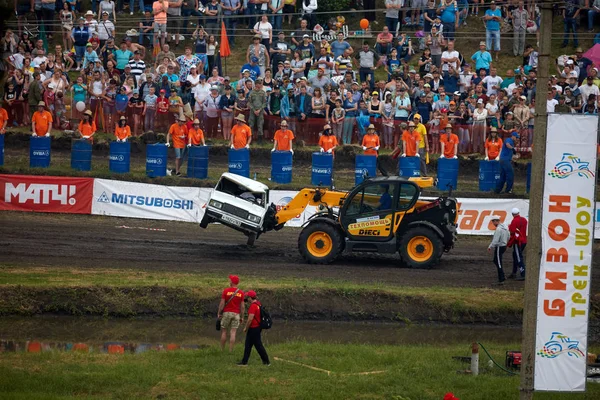 Tractor Mud Racing Road Terrain Races Cross Country Terrain Bizon — Stock Photo, Image