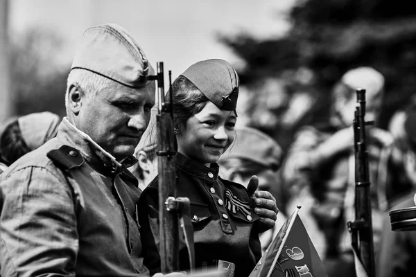 Άτομα Στρατιωτική Στολή Προς Τιμήν Των Διακοπών Ημέρα Της Νίκης — Φωτογραφία Αρχείου