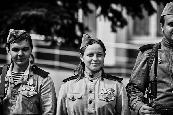 연휴의 명예에 사람들 전투기의 모양의 로스토프나도누입니다 러시아 2018 — 스톡 사진