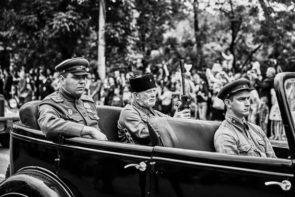 Menschen Militäruniform Ehren Des Feiertages Des Sieges Militärhistorische Gesellschaft Rekonstruktion — Stockfoto