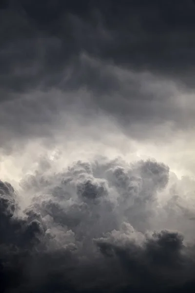 Contexto Nuvens Nuvens Cinzentas Dramáticas — Fotografia de Stock