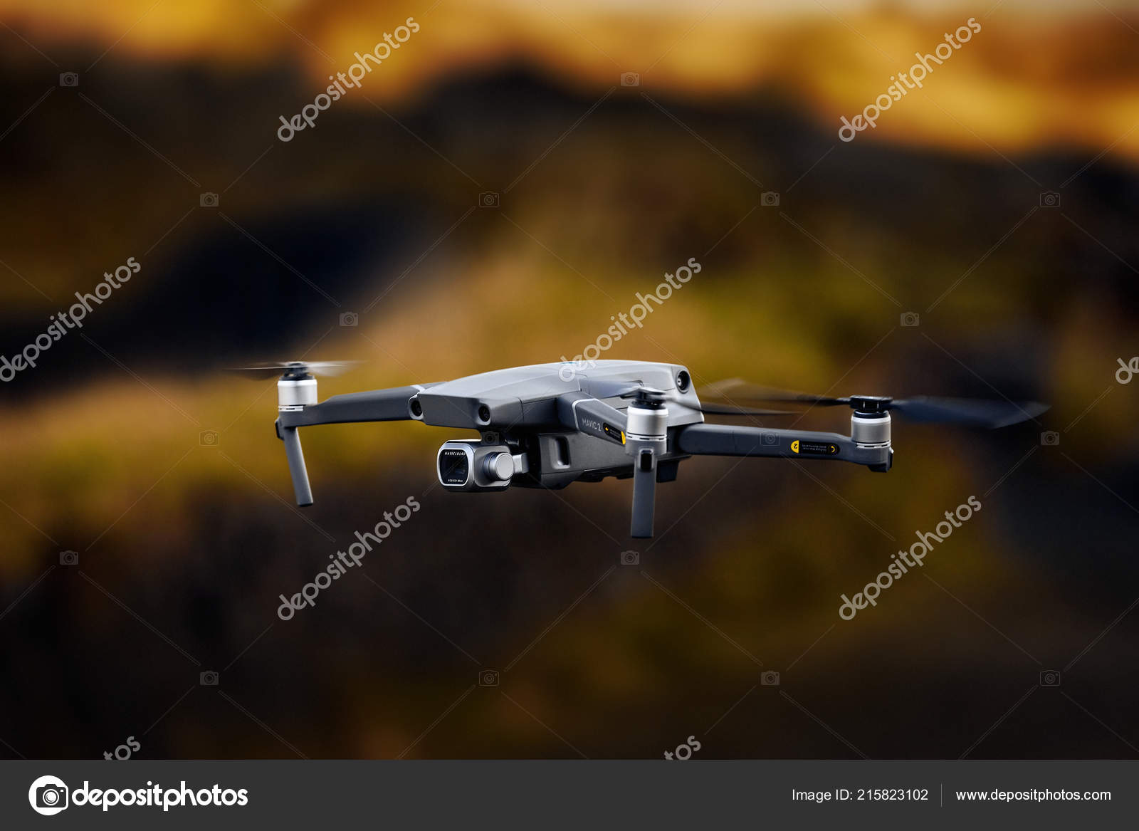 Dji Mavic Drone Flight 2018 – Photo © Baranov_Evgenii #215823102