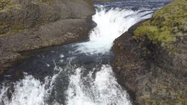 Zlanda Havadan Görünümü Dağlık Haifoss Şelale Landmannalaugar Kanyonu Dramatik Manzara — Stok video