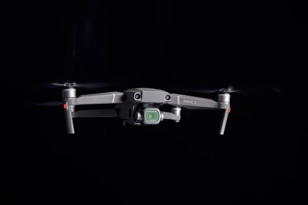 Dji Mavic Pro Voando Escuro Fundo Preto Fechar Escuro Dos — Fotografia de Stock