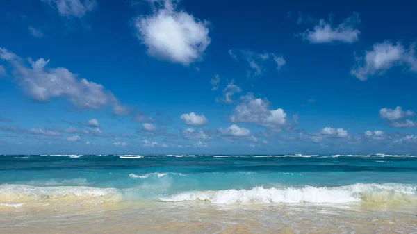 Morbida Onda Oceano Blu Sulla Spiaggia Sabbia Contesto Splash Onde — Foto Stock