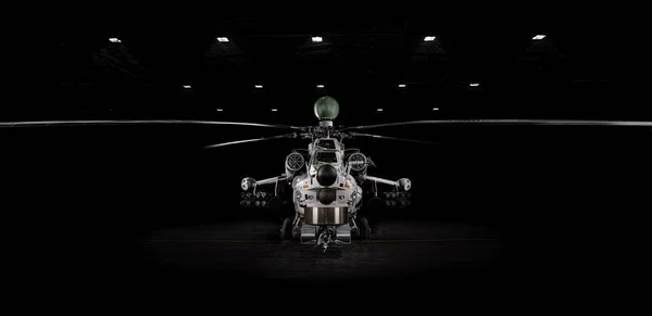 Mi-28 N helicóptero de ataque moderno en la oscuridad, iluminado por focos . —  Fotos de Stock