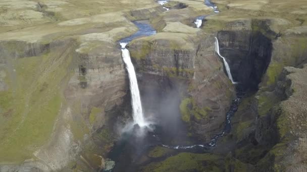 Cascata Haifoss Negli Altopiani Dell Islanda Veduta Aerea Paesaggio Drammatico — Video Stock