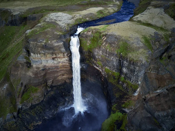 アイスランドの高地にあるハイフォスの滝 空中ビュー ランドマンナローガル渓谷の滝の劇的な風景 — ストック写真