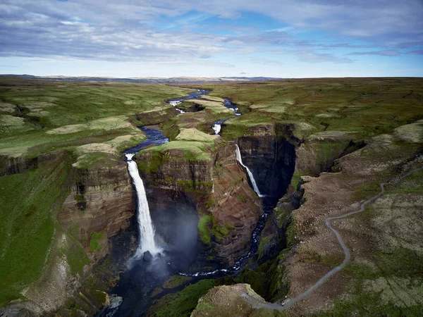 Водопад Хайфосс Горах Исландии Вид Воздуха Драматический Ландшафт Водопада Каньоне — стоковое фото