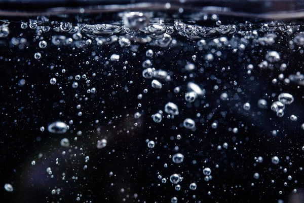 Air Bubbles Water Black Background Water Begins Boil — Stock Photo, Image