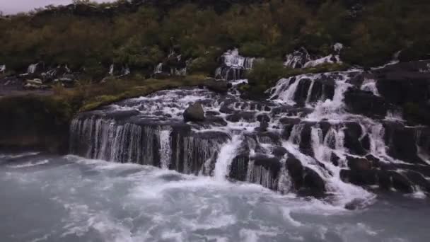 Hraunfossar Şelalesi Lav Şelaleleri Zlanda Hvita Nehrinin Kanyonundaki Lav Tarlalarından — Stok video