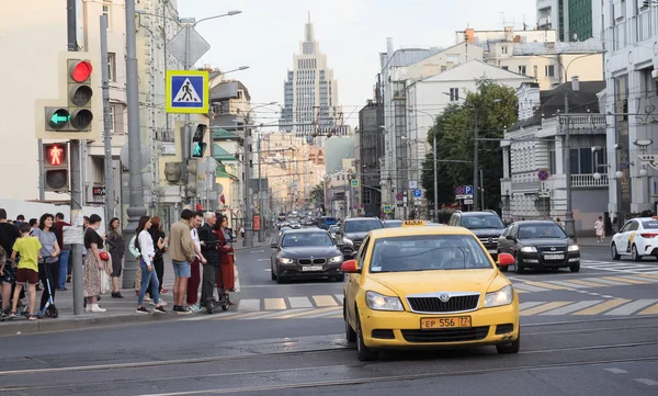 Москва Россия Июня 2020 Года Городской Вид Москвы Желтые Такси — стоковое фото