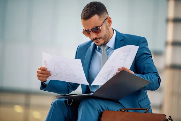 Retrato Joven Empresario Exitoso Concepto Personas Negocios Trabajo — Foto de Stock