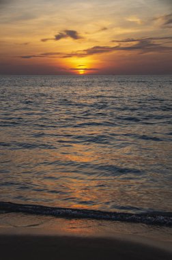 Deniz, güneş batmadan su on Sunset