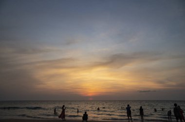 Deniz, güneş batmadan su on Sunset