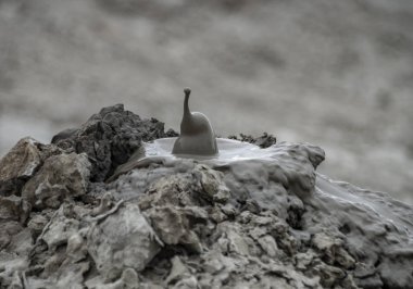 Abşeron Yarımadası'nın çamur volkanlar patlak