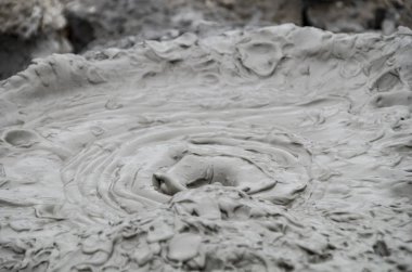 Abşeron Yarımadası'nın çamur volkanlar patlak