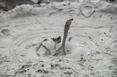 Abşeron Yarımadası'nın çamur volkanlar patlak