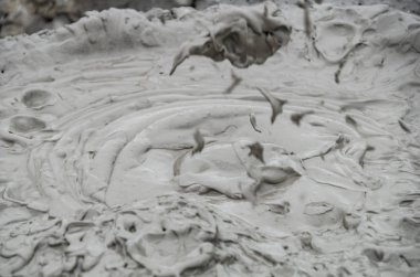 Abşeron Yarımadası'nın çamur volkanlar patlak