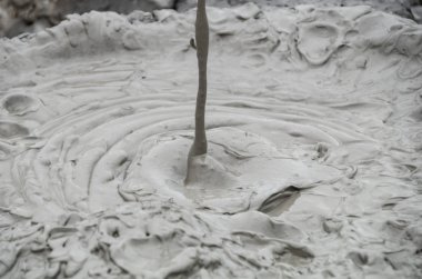 Abşeron Yarımadası'nın çamur volkanlar patlak