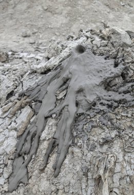 Abşeron Yarımadası'nın çamur volkanlar patlak