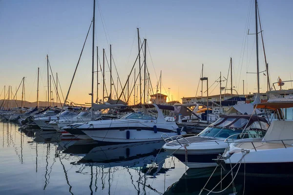 De haven van Saint-Raphael — Stockfoto