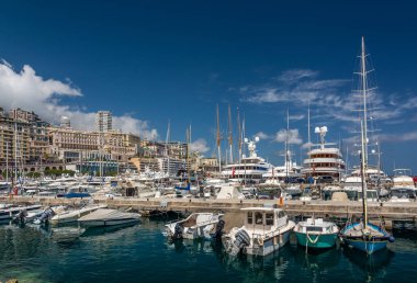 Monte Carlo, Monaco - 13 Haziran 2019 Monte Carlo Fransız Riviera 'sı boyunca Maritime Alpleri' nin eteklerinde yer alan bir şehir..