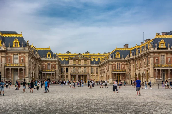 Versalles Francia Agosto 2019 Visitantes Del Palacio Versalles Castillo Real —  Fotos de Stock