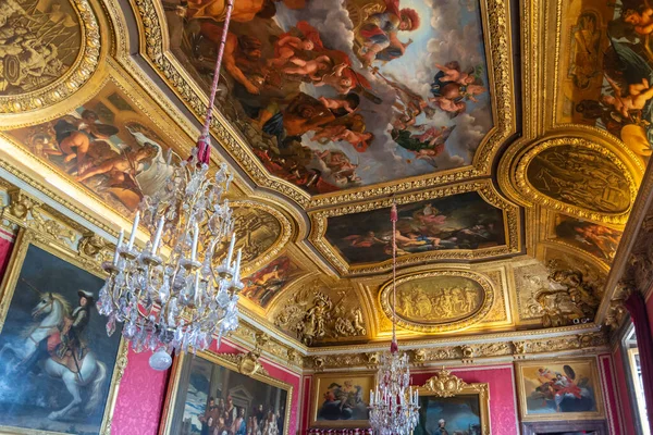法国凡尔赛宫 2019年8月27日 法国巴黎附近凡尔赛宫的天花板壁画 — 图库照片