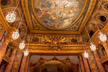 Versailles, Fransa - 28 Ağustos 2019 Versailles Sarayı Kraliyet Operası. UNESCO 'nun Dünya Mirasları listesine eklendi.