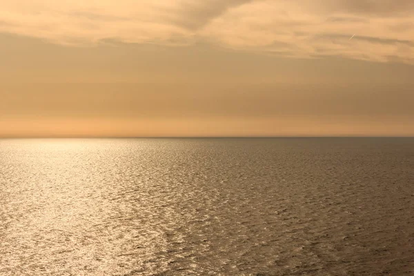 Morze Świcie Poranka Mgłą — Zdjęcie stockowe