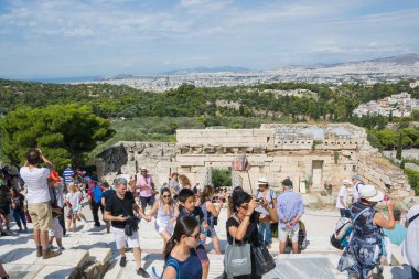 Yunanistan. Atina. Akropol: 25 Haziran 2018: turist Aropolis bölge.