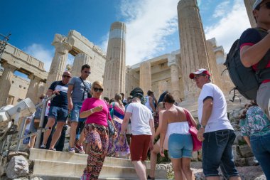 Yunanistan. Atina. Akropol: 25 Haziran 2018: turist Aropolis bölge.
