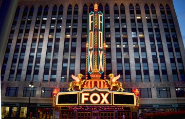 Fox Theatre Downtown Detroit Michigan, ABD, 27 Temmuz, 2019: Fox Theatre eğlence Venue gece, 27 Temmuz 2019 