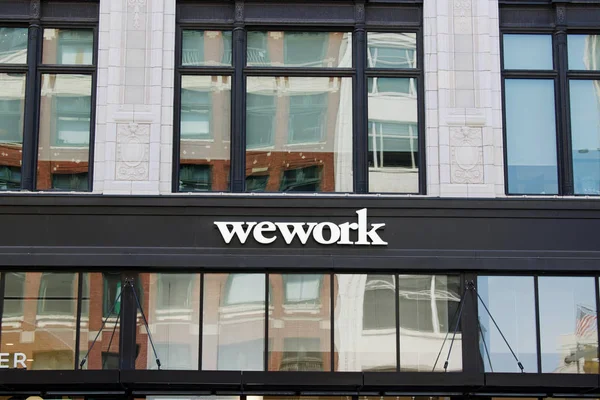 Detroit, Michigan/Abd 26 Temmuz 2019: Detroit şehir merkezinde wework dış işaret, Michigan, Temmuz 26, 2019