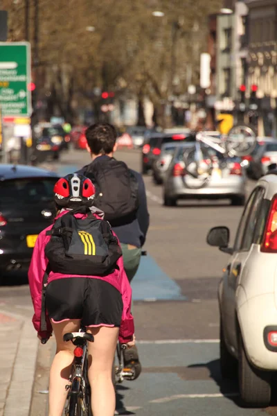 Radfahren Einer Städtischen Umgebung — Stockfoto