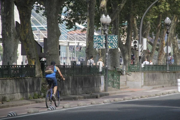 Radfahren Einer Städtischen Umgebung — Stockfoto