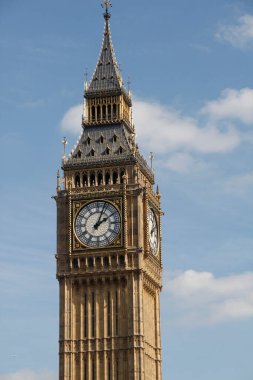 Big Ben, Elizabeth Tower, Londra olarak da bilinir.