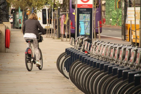 Radfahren Der Stadt — Stockfoto