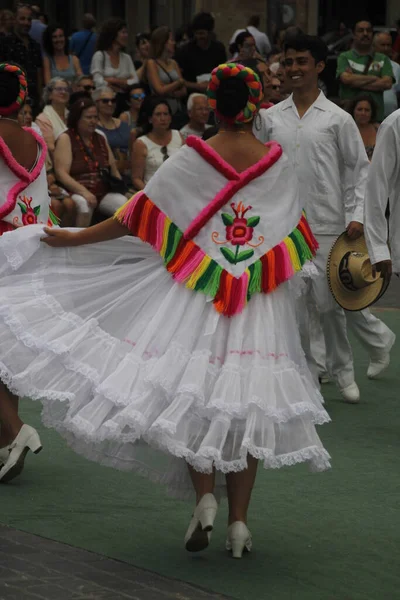 Bir Festivalde Meksikalı Halk Dansı — Stok fotoğraf